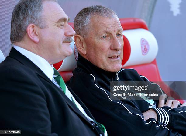 Hibernian manager Terry Butcher speaking to Hibernian chairman Rod Petrie , before the Scottish Premiership Play-off Final First Leg, between...