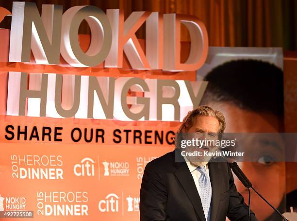 Actor Jeff Bridges speaks onstage at the No Kid Hungry Benefit Dinner at the Four Seasons Hotel on October 14, 2015 in Los Angeles, California.