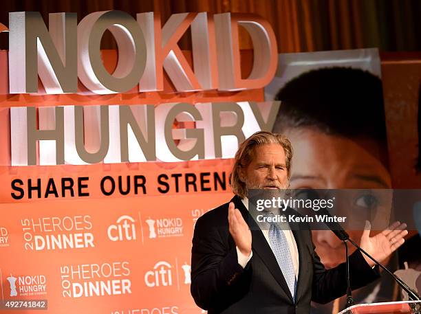 Actor Jeff Bridges speaks onstage at the No Kid Hungry Benefit Dinner at the Four Seasons Hotel on October 14, 2015 in Los Angeles, California.