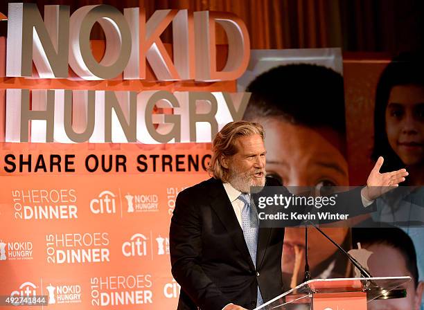 Actor Jeff Bridges speaks onstage at the No Kid Hungry Benefit Dinner at the Four Seasons Hotel on October 14, 2015 in Los Angeles, California.