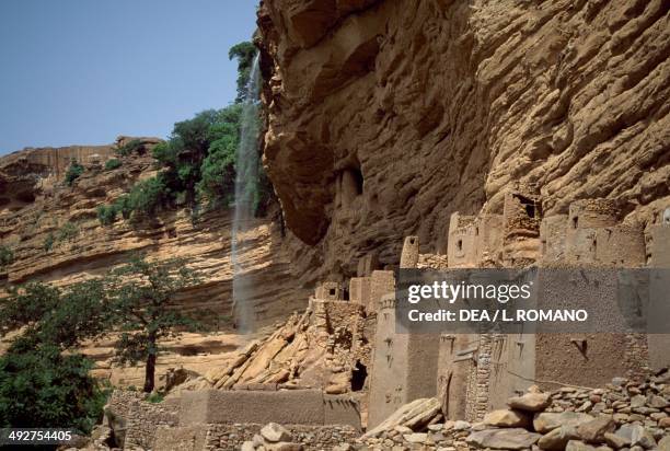 Bandiagara Bandiagara Escarpment Photos and Premium High Res Pictures - Getty Images