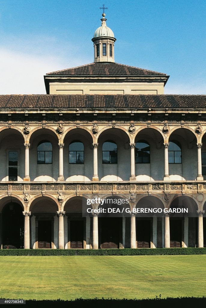 Major cloister of the former Major Hospital