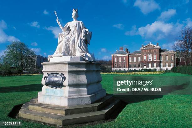 Statue of Queen Victoria , Kensington Palace, London, England, United Kingdom.