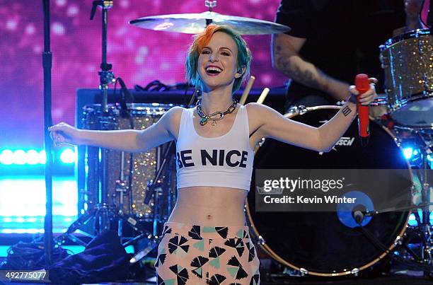 Singer Hayley Williams of Paramore performs onstage during Fox's "American Idol" XIII Finale at Nokia Theatre L.A. Live on May 21, 2014 in Los...