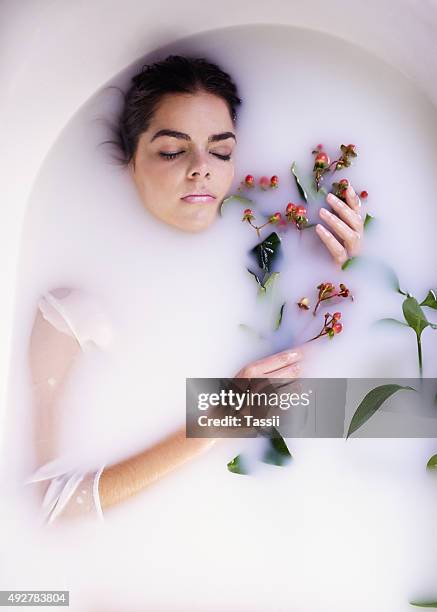 the best way to relax after a long week - underwater room stock pictures, royalty-free photos & images