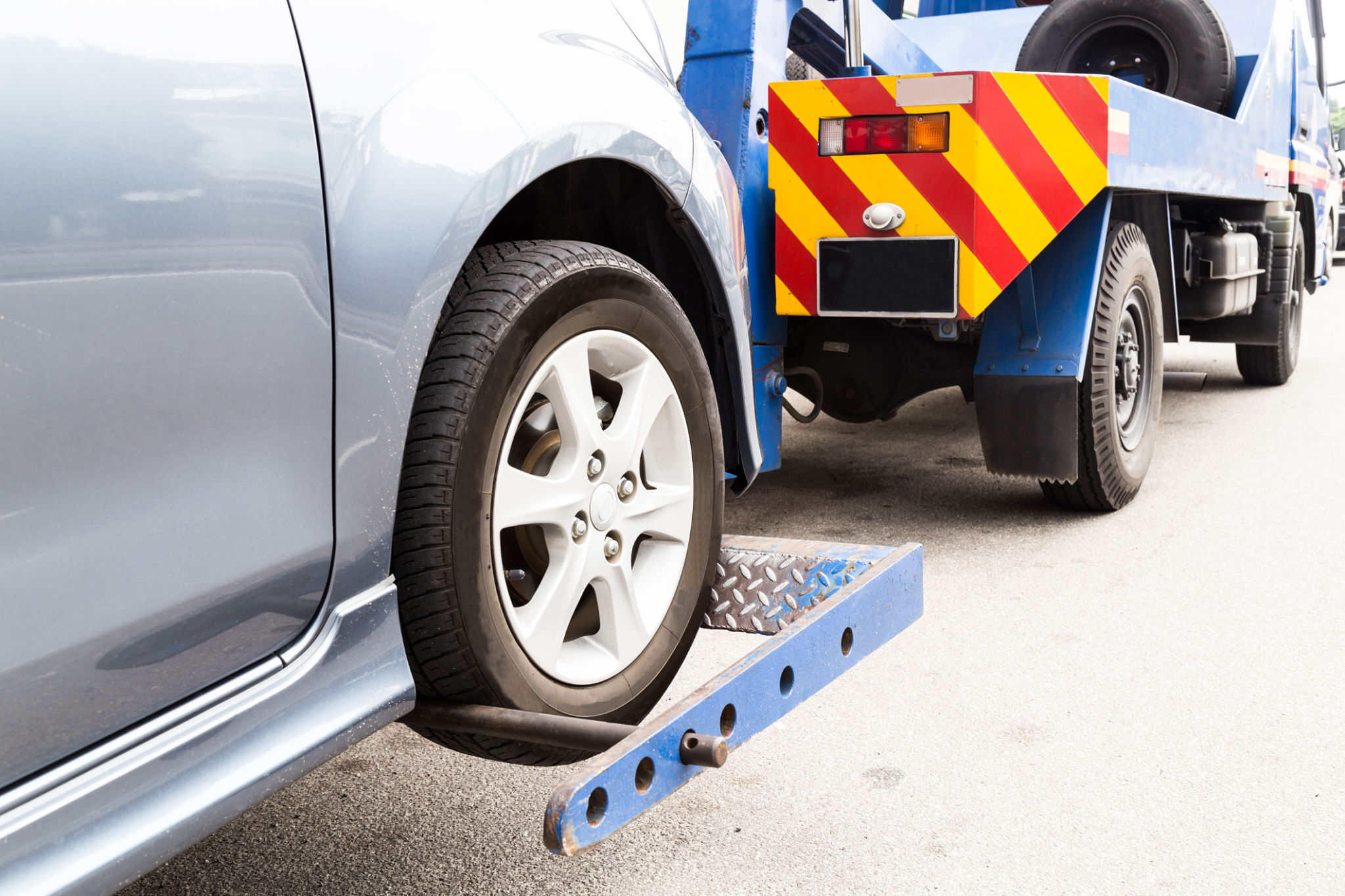 tow truck road