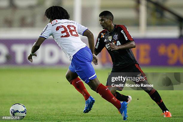 Marcio Araujo of Flamengo batle for de ball eith Wiliam barbio of Bahia during the match between Flamengo and Bahia as part of Brazilian Series A...