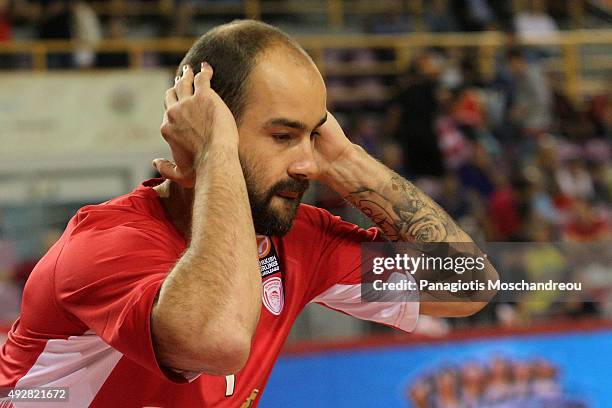 Vassilis Spanoulis, #7 of Olympiacos Piraeus warms up during the Turkish Airlines Euroleague Basketball Regular Season Date 1 game Olympiacos Piraeus...