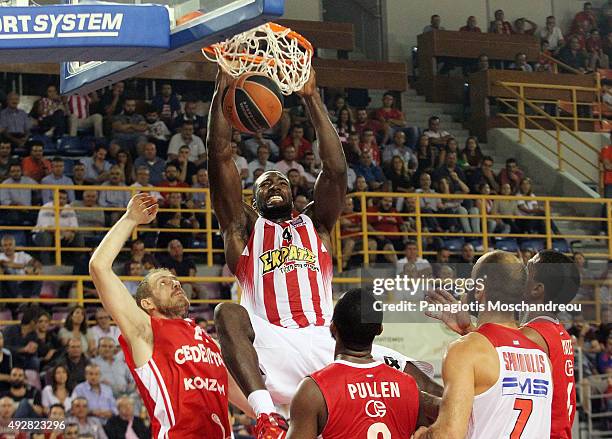 Patrick Young, #4 of Olympiacos Piraeus in action during the Turkish Airlines Euroleague Basketball Regular Season Date 1 game Olympiacos Piraeus v...