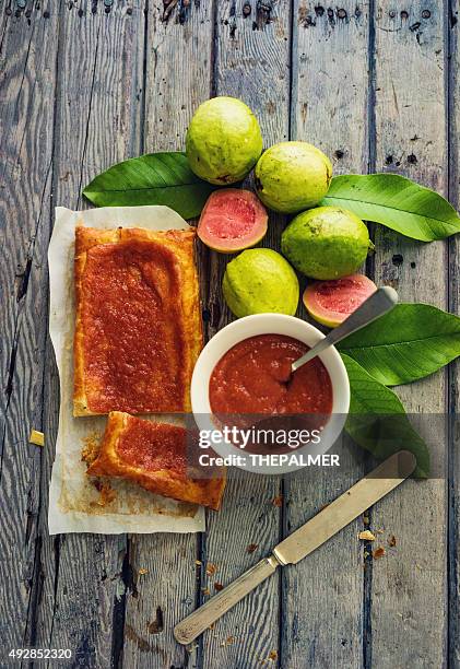 guayaba pasta hojaldrada - guayaba fotografías e imágenes de stock