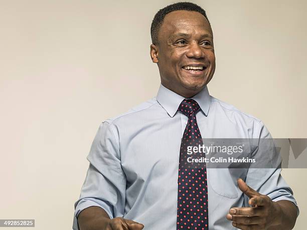 happy black business man - skjorta och slips bildbanksfoton och bilder