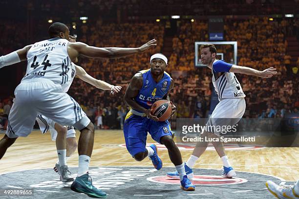 Tyrese Rice, #4 of Maccabi Electra Tel Aviv in action during the Turkish Airlines Final Four Final game between Real Madrid vs Maccabi Electra Tel...