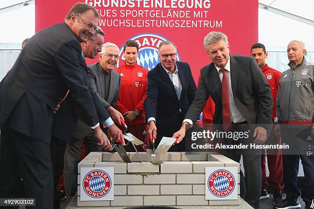 Christian Kuchlbauer, mayor of Oberschleissheim, Karl Hopfner, President of FC Bayern Muenchen, architect Albert Speer, Karl-Heinz Rummenigge, CEO of...