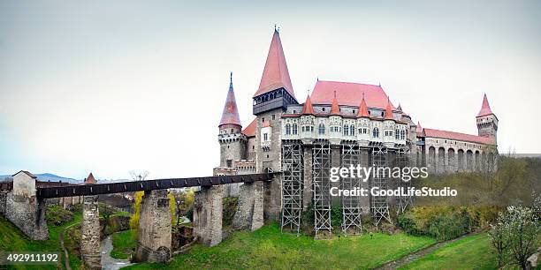 in hunedoara corvin castle - burg vajdahunyad stock-fotos und bilder