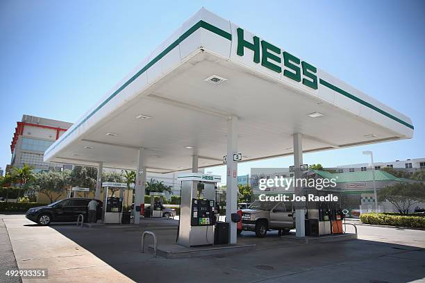 Hess gas station is seen on May 22, 2014 in Miami, Florida. The Hess Corporation announced that it would sell its retail arm to Marathon Petroleum...