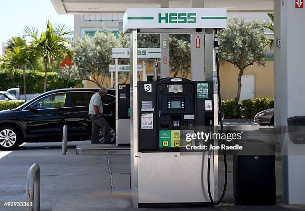 Hess gas station is seen on May 22, 2014 in Miami, Florida. The Hess Corporation announced that it would sell its retail arm to Marathon Petroleum...