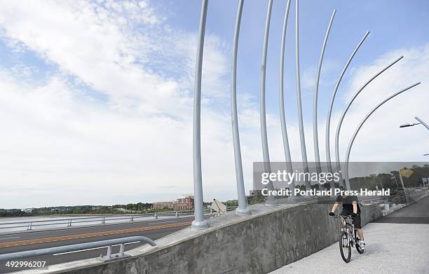 25 Veterans Memorial Bridge Portland Maine Stock Photos, High-Res ...
