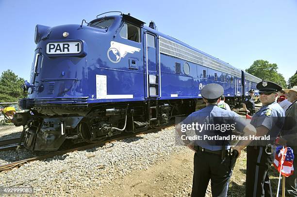 Train Crew Railroad Crew Works Photos and Premium High Res Pictures - Getty Images