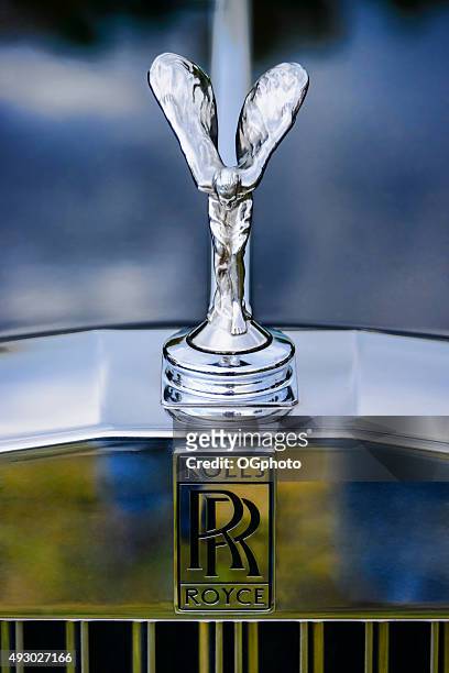 rolls royce "spirit of ecstasy" hood ornament - vintage rolls royce stock pictures, royalty-free photos & images