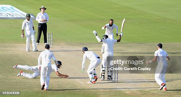 Jonathan Bairstow of England catches out Wahab Riaz of Pakistan from the bowling of Moeen Ali during day five of the 1st Test between Pakistan and...