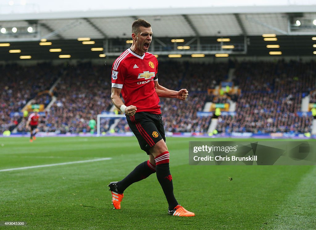 Everton v Manchester United - Premier League