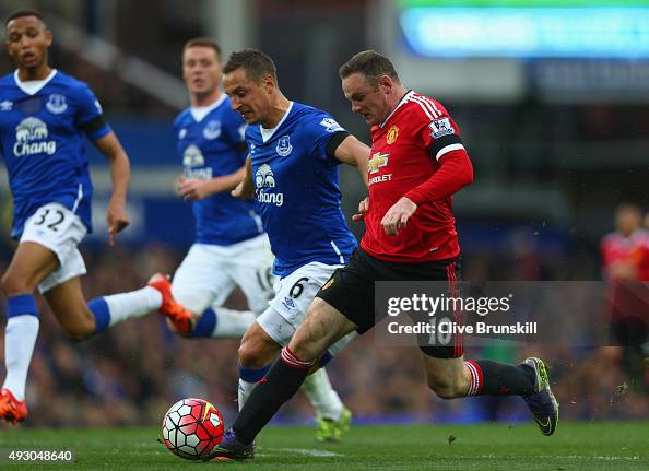 Everton v Manchester United - Premier League Everton v Manchester United - Premier League