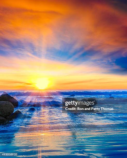 サンセットコロナドビーチ、サーフィン、サンディエゴ、カリフォルニア州 - ロマ岬 ストックフォトと画像