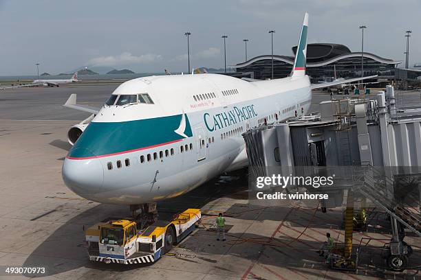 cathay pacific airways boeing 747-400 - cathay pacific stock pictures, royalty-free photos & images