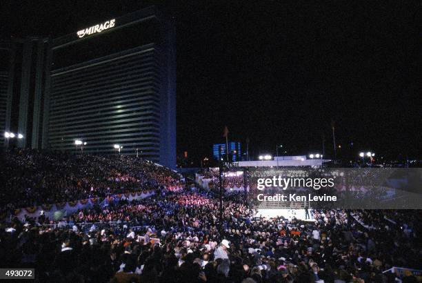General view of the ring outside the Mirage Hotel during the fight between Sugar Ray Leonard and Roberto Duran in Las Vegas, Nevada. Mandatory...
