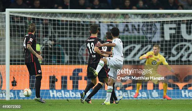 Mahmoud Dahoud of Gladbach scores his team's second goal during the Bundesliga match between Eintracht Frankfurt and Borussia Moenchengladbach at...