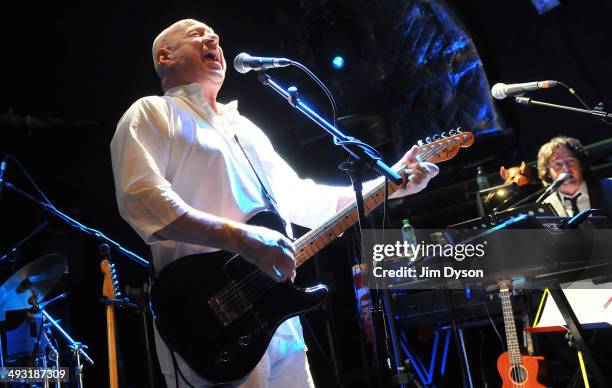 Ronald Innes 21 photos et images haute résolution de The Rutles - Getty Images