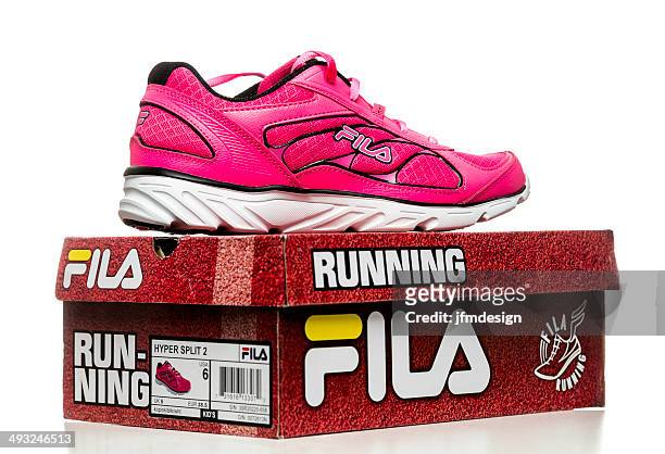 fila women runner shoe and box - fila shoe stockfoto's en -beelden