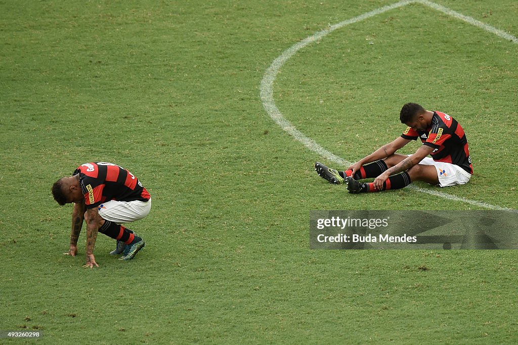 Flamengo v Internacional - Brasileirao Series A 2015