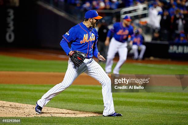 Jonathon Niese of the New York Mets celebrates after striking out Anthony Rizzo of the Chicago Cubs to close out the top of the sixth inning during...