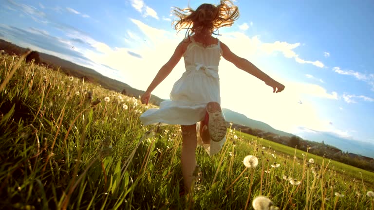 https://media.gettyimages.com/id/493319015/video/super-girl-running-in-the-meadow-at-sunset.jpg?b=1&s=640x640&k=20&c=pwkZZcKczmA2S_87yp8T4n4Ubw4BjICeq5et8ZB0hC8=