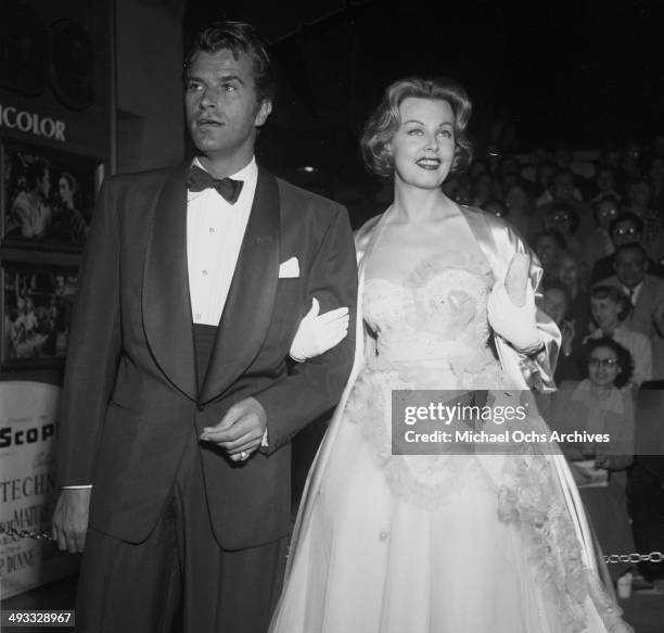 Actress Arlene Dahl and actor Fernando Lamas attends a premiere of "The Robe" in Los Angeles, California.