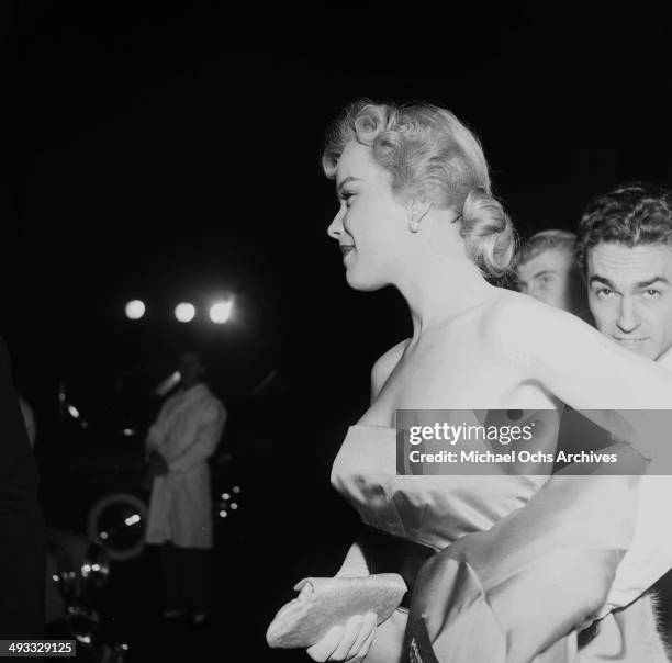 Actress Anne Francis attend the premier of " The Robe" in Los Angeles, California.