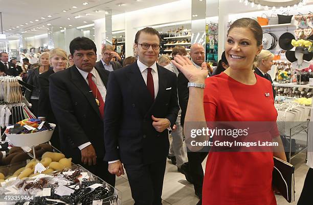 Crown Princess Victoria of Sweden and Prince Daniel of Sweden visit a H&M store at Jockey Plaza on October 19, 2015 in Lima, Peru.