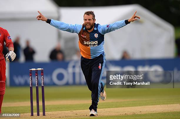 Wes Durston of Derbyshire Falcons celebrates taking the wicket of Alex Davies of Lancashire Lightning during the NatWest T20 Blast match between...