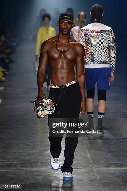 Model walks at Ellus Runway at SPFW Winter 2016 on October 20, 2015 in Sao Paulo, Brazil.