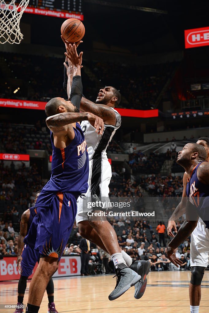 Phoenix Suns v San Antonio Spurs