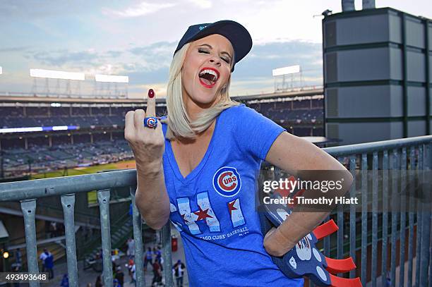 Jenny McCarthy Hosts Her SiriusXM Show Live From Beyond The Ivy In Chicago on October 20, 2015 in Chicago, Illinois.