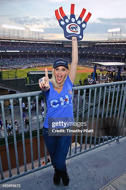 Jenny McCarthy Hosts Her SiriusXM Show Live From Beyond The Ivy In Chicago on October 20, 2015 in Chicago, Illinois.