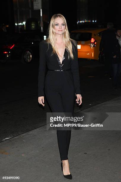 Lindsay Ellingson is seen arriving to the NY premiere of Burnt on October 20, 2015 in New York City.