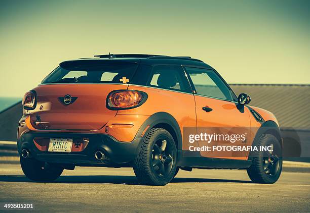 Mini Paceman Rear Window 145 Rear Suv Window Stock Photos, High-Res Pictures, and Images - Getty ...