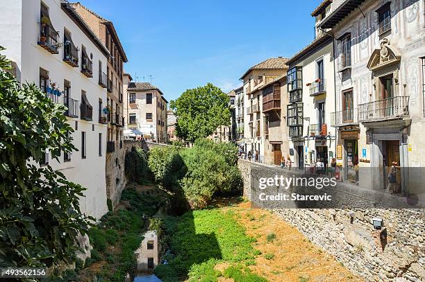 passeio no rio em granada, espanha - granada province imagens e fotografias de stock