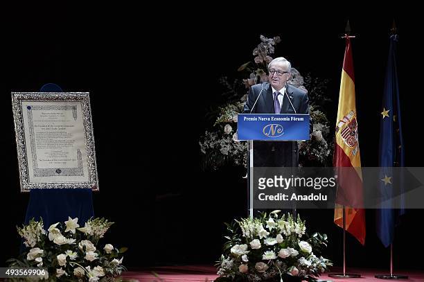 European Commission President Jean-Claude Juncker speaks during the Premio Nueva Economia Forum 2015 ceremony at the Zarzuela Theatre on October 21,...