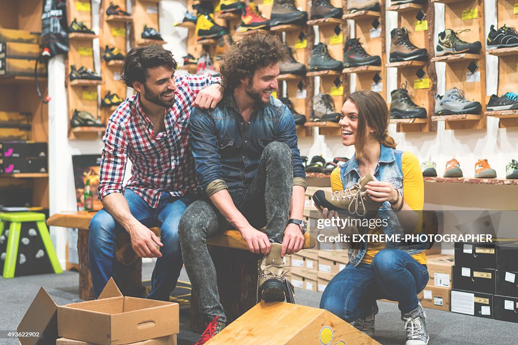 Menschen in outdoor-Schuh store