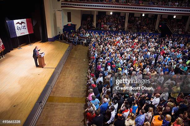 Republican presidential candidate Donald Trump speaks to guests at a campaign rally at Burlington Memorial Auditorium on October 21, 2015 in...