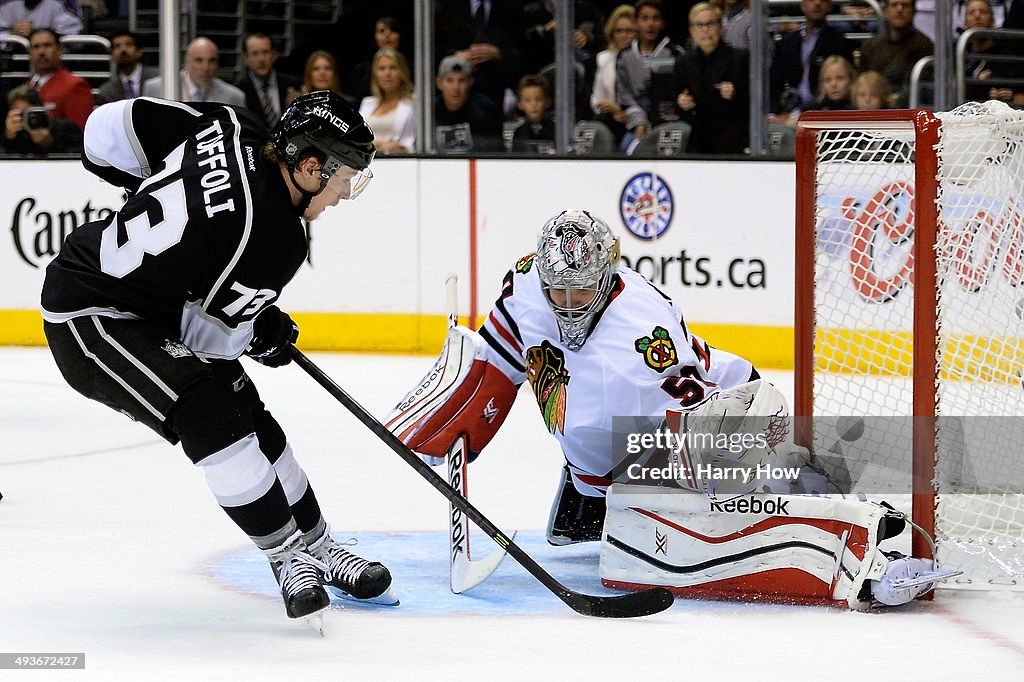 Chicago Blackhawks v Los Angeles Kings - Game Three